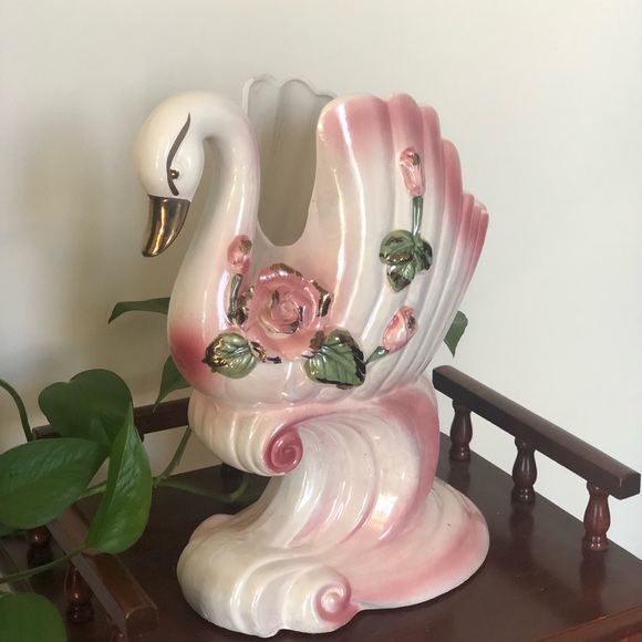Vintage Pink and Cream Swan Vase - Picture 2 of 8